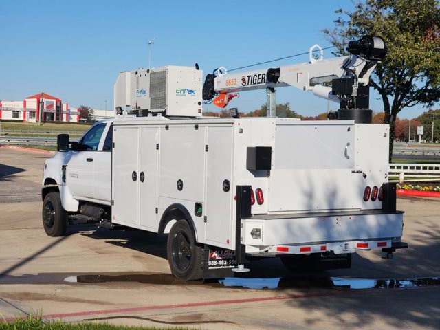 2024 Chevrolet Silverado MD Work Truck 2