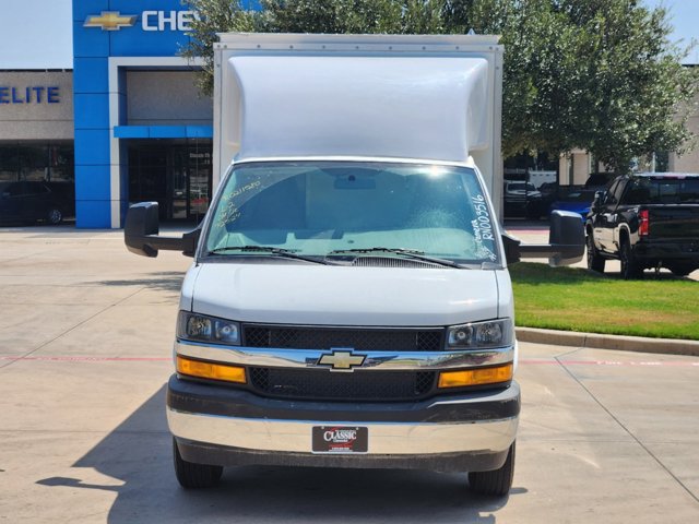 2024 Chevrolet Express Commercial Cutaway  8