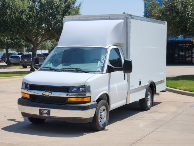 2024 Chevrolet Express Commercial Cutaway  9