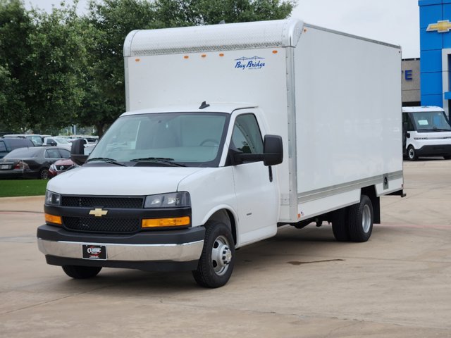 2024 Chevrolet Express Commercial Cutaway  3