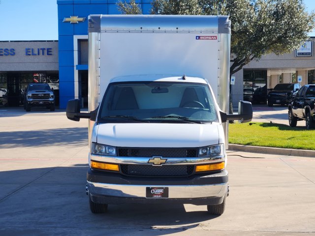 2024 Chevrolet Express Commercial Cutaway  9