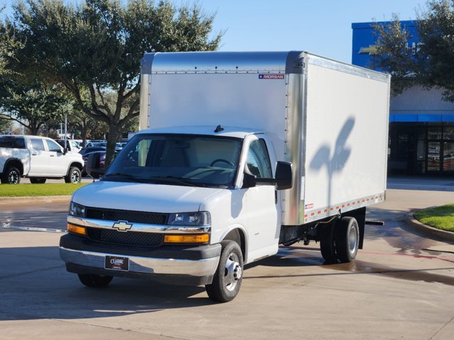 2024 Chevrolet Express Commercial Cutaway  9