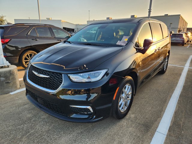 2024 Chrysler Pacifica Touring L 3