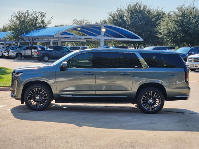 2024 Cadillac Escalade ESV 4WD Luxury 11