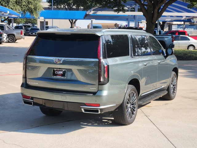 2024 Cadillac Escalade ESV 4WD Luxury 13