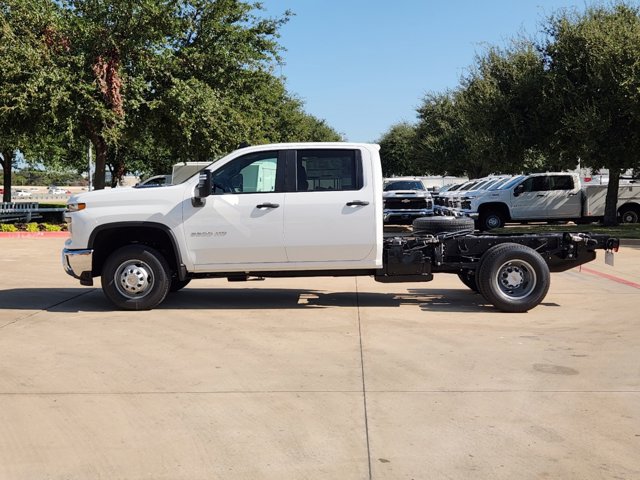 2025 Chevrolet Silverado 3500HD CC Work Truck 4