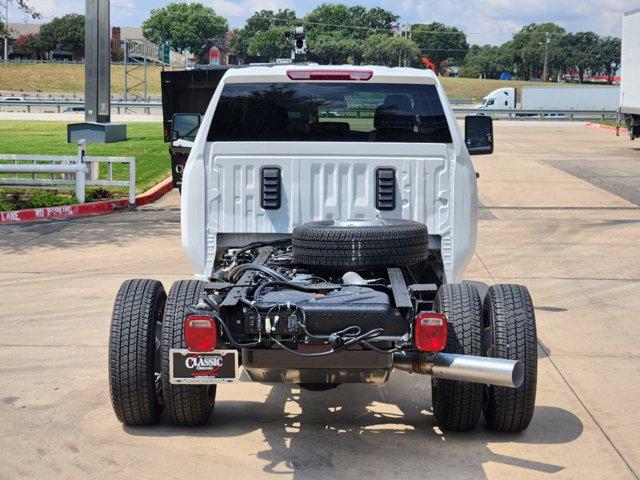 2025 Chevrolet Silverado 3500HD CC Work Truck 11