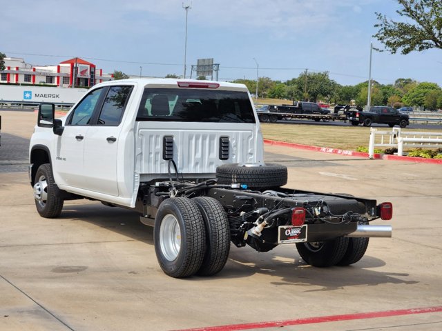 2025 Chevrolet Silverado 3500HD CC Work Truck 2