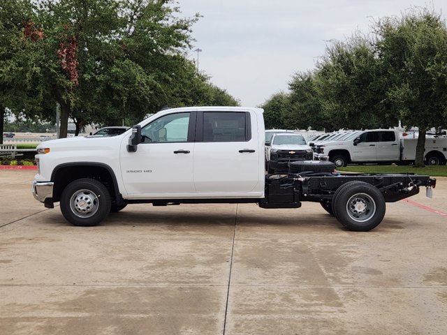 2025 Chevrolet Silverado 3500HD CC Work Truck 4