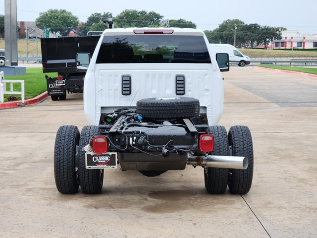 2025 Chevrolet Silverado 3500HD CC Work Truck 6