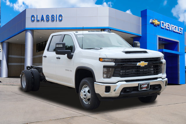 2025 Chevrolet Silverado 3500HD CC Work Truck 31