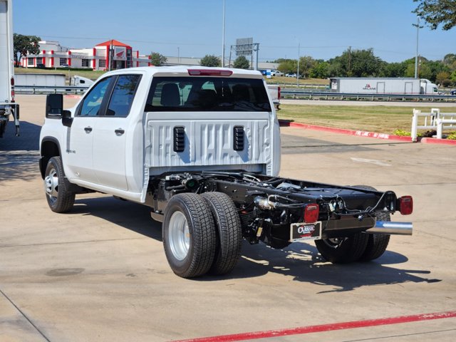 2025 Chevrolet Silverado 3500HD CC Work Truck 2