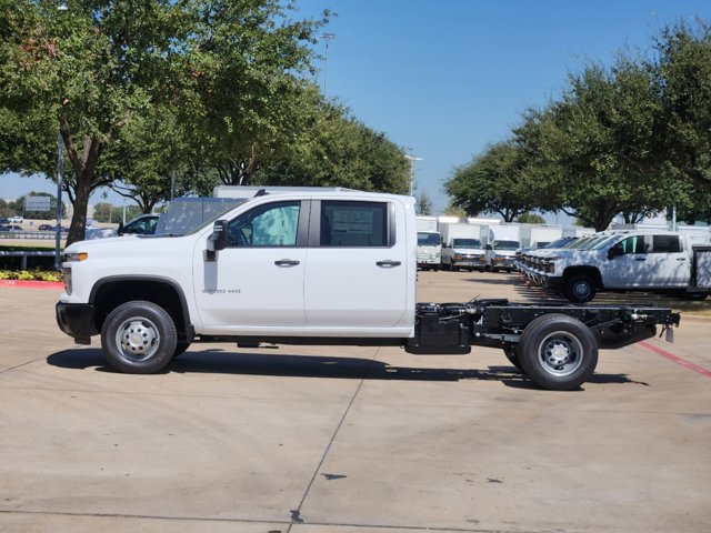 2025 Chevrolet Silverado 3500HD CC Work Truck 10