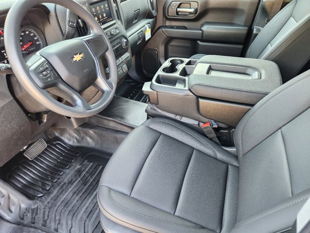 2025 Chevrolet Silverado 3500HD CC Work Truck 4