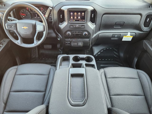 2025 Chevrolet Silverado 3500HD CC Work Truck 25