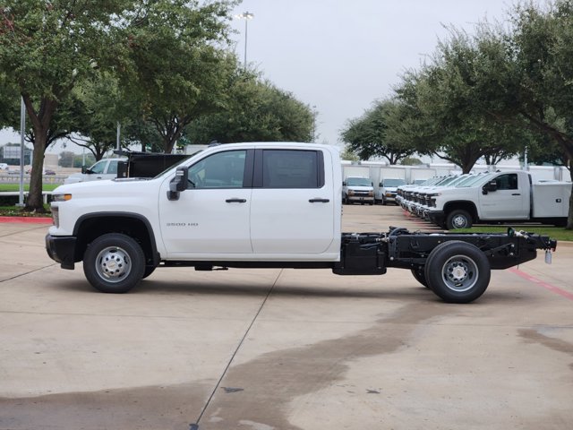 2025 Chevrolet Silverado 3500HD CC Work Truck 10