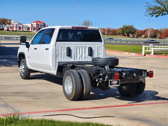 2025 Chevrolet Silverado 3500HD CC Work Truck 3