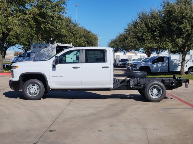 2025 Chevrolet Silverado 3500HD CC Work Truck 11