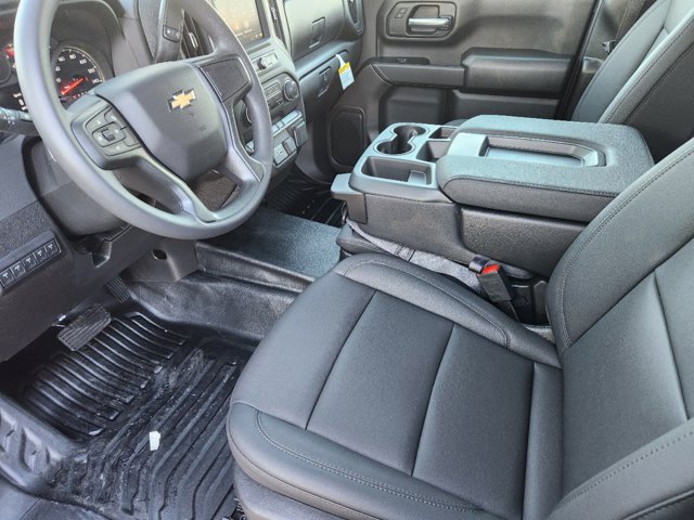 2025 Chevrolet Silverado 3500HD CC Work Truck 3