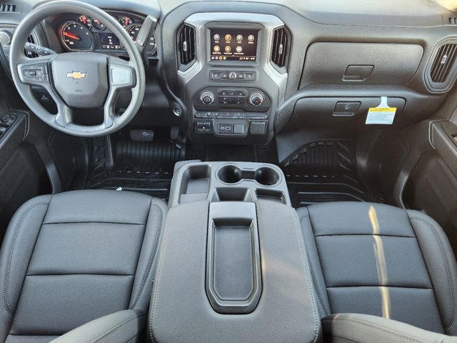 2025 Chevrolet Silverado 3500HD CC Work Truck 25