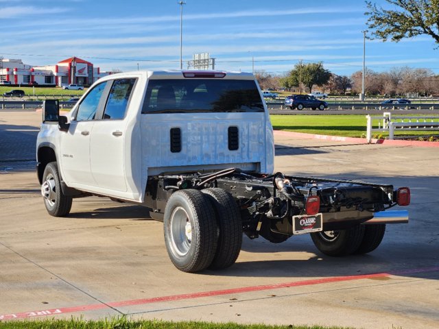 2025 Chevrolet Silverado 3500HD CC Work Truck 3