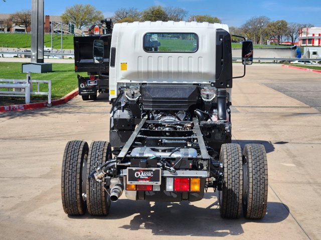 2025 Chevrolet 5500 XG LCF Gas NA 10