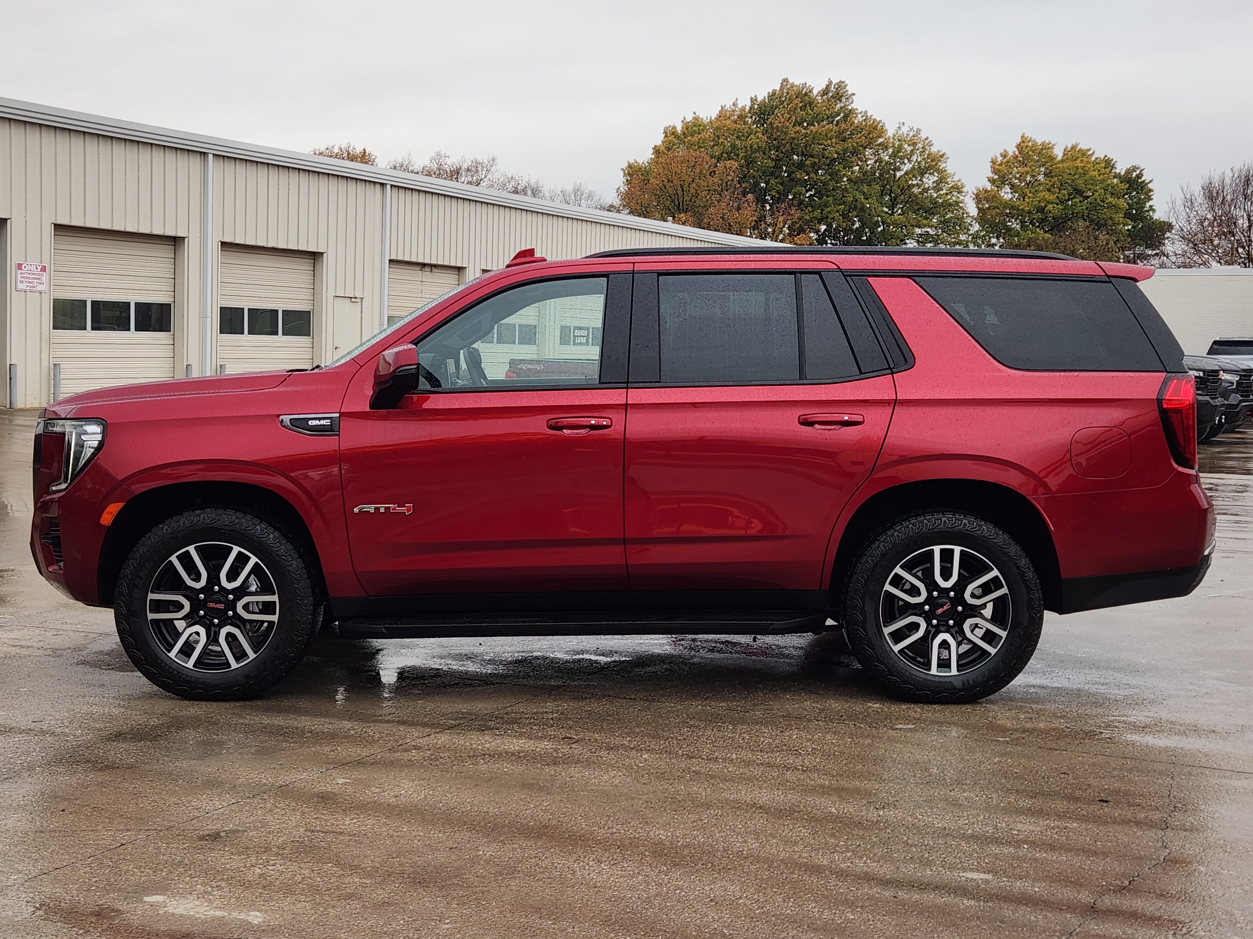 2023 GMC Yukon AT4 3