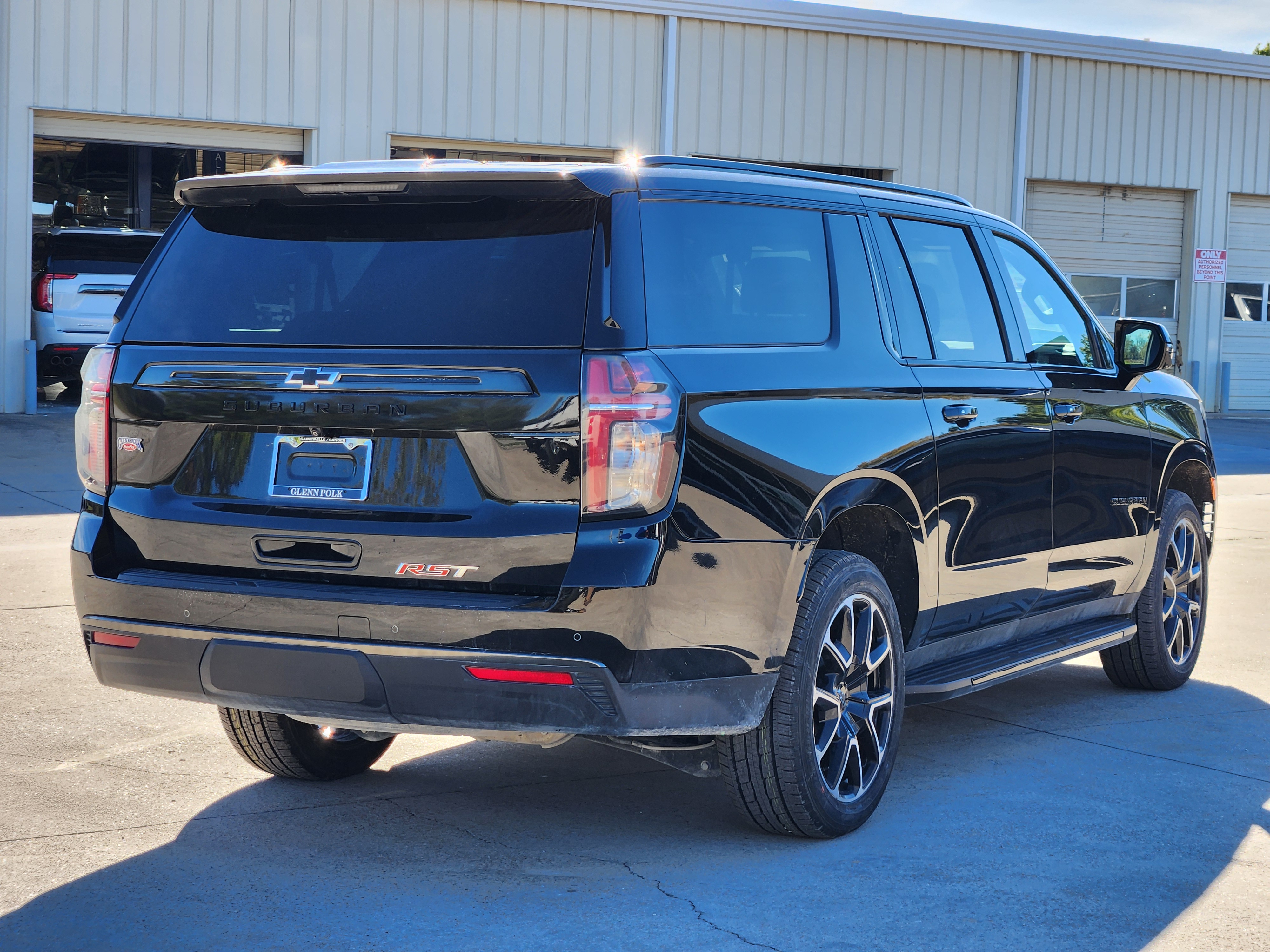 2022 Chevrolet Suburban RST 8