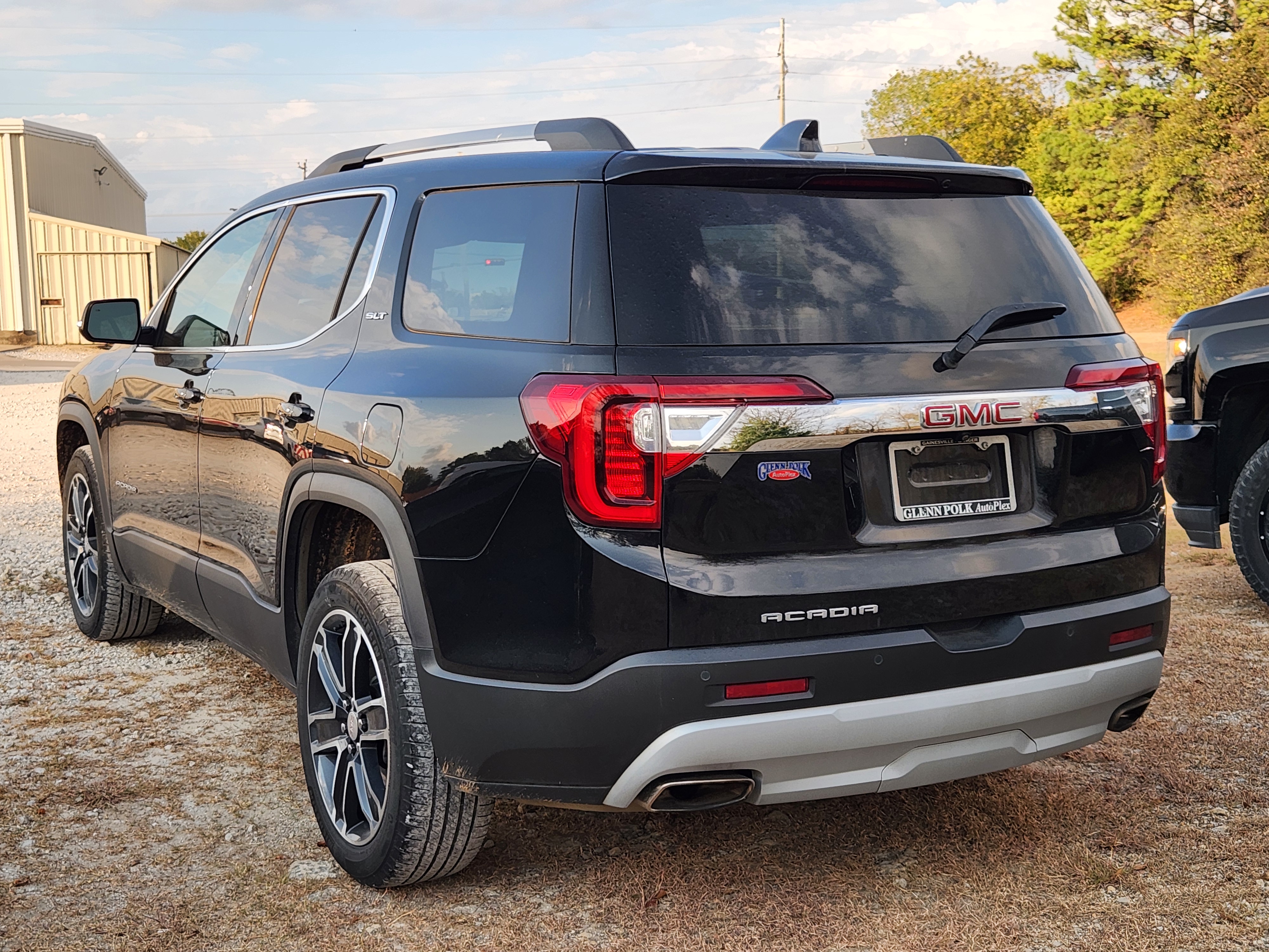 2022 GMC Acadia SLT 2