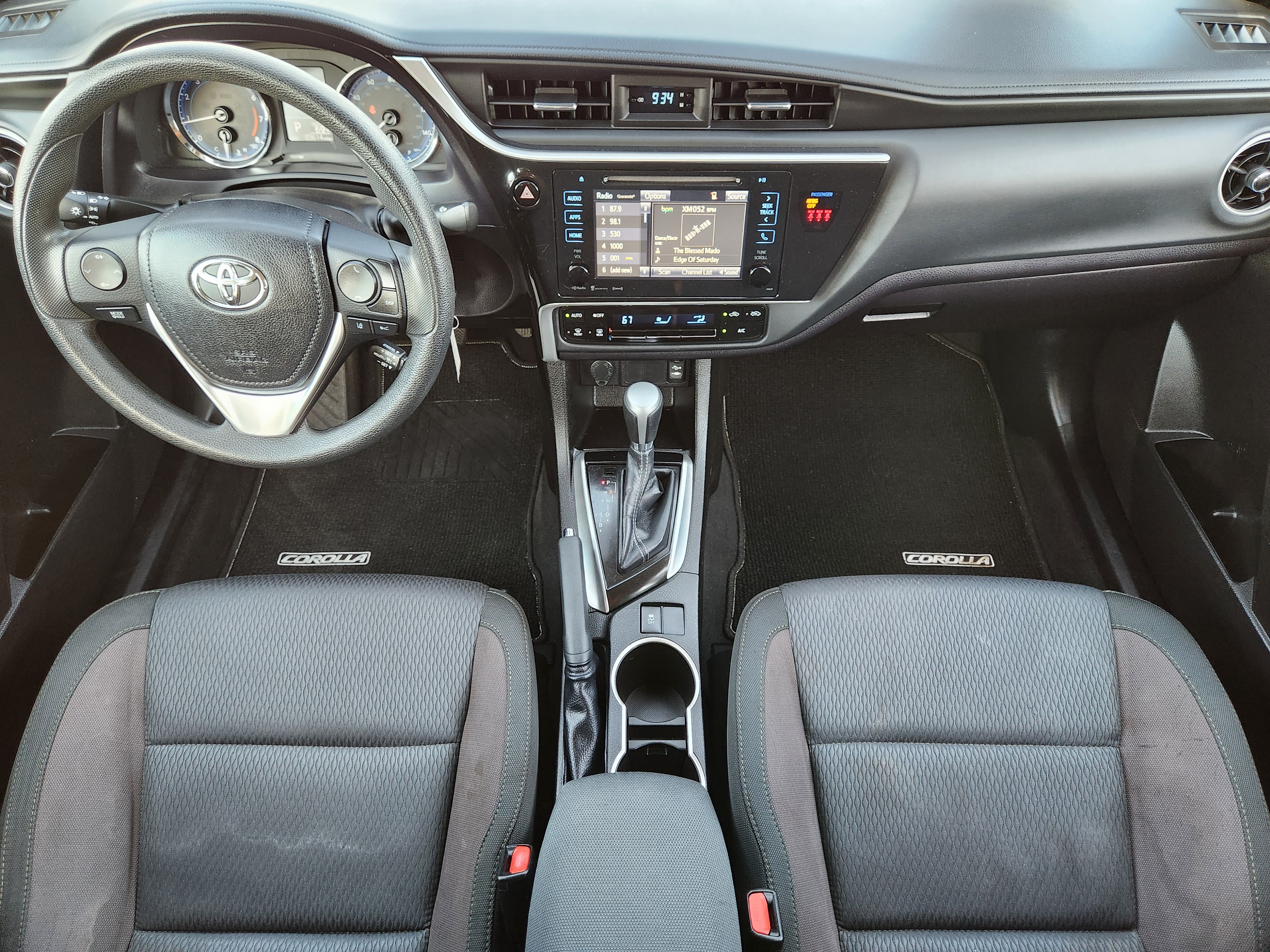 2019 Toyota Corolla LE 26