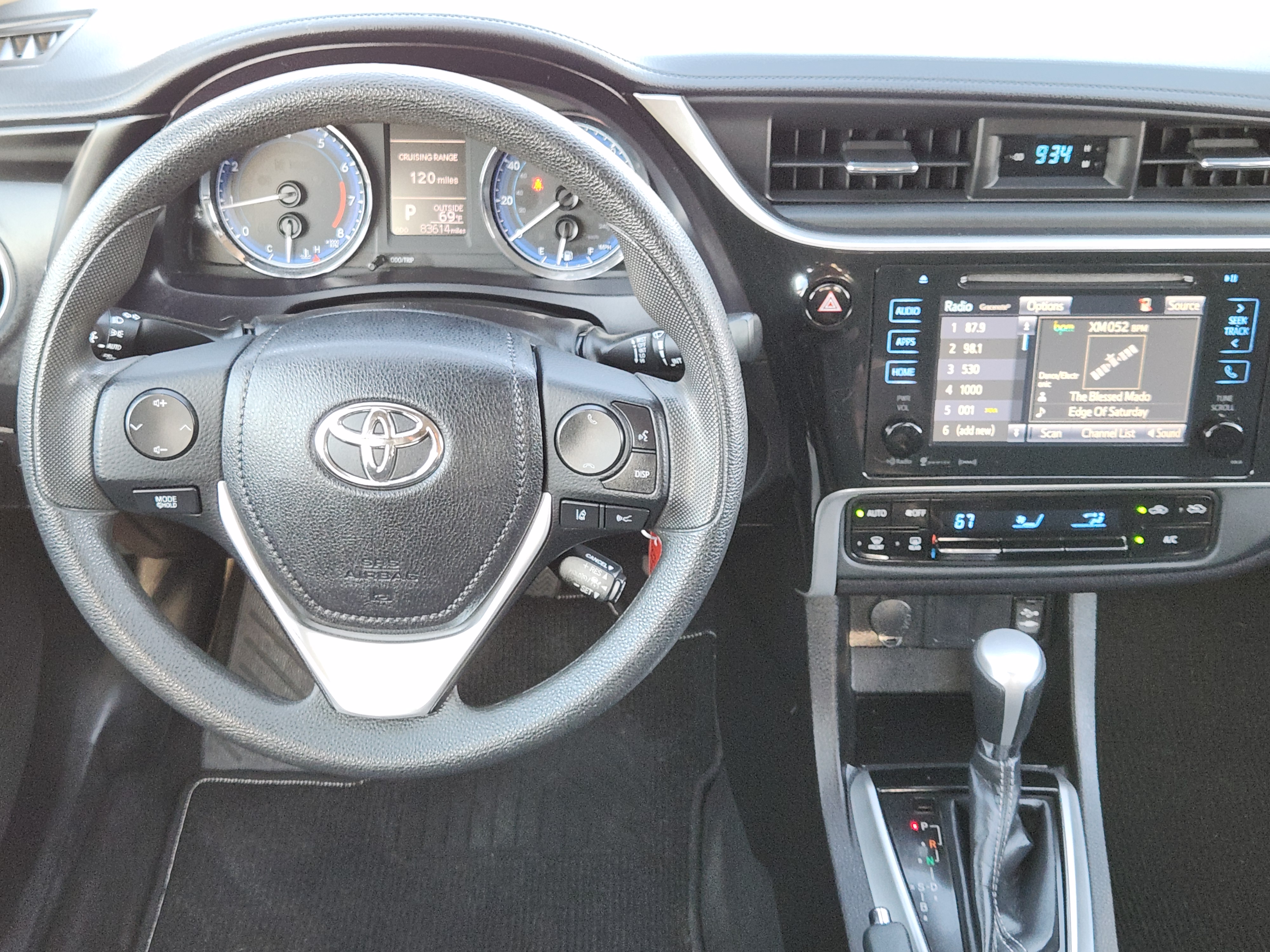 2019 Toyota Corolla LE 27