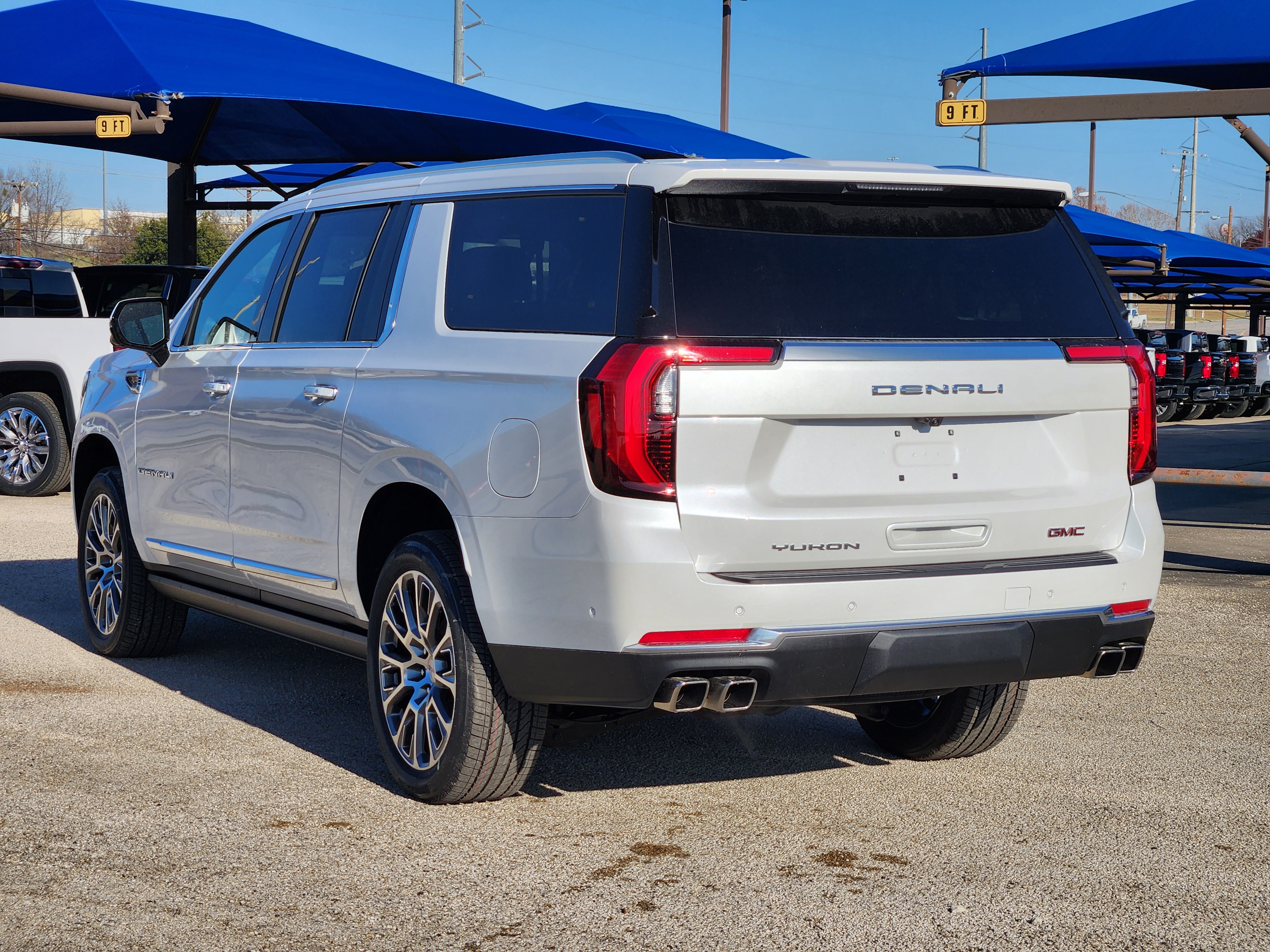 2025 GMC Yukon XL Denali 3