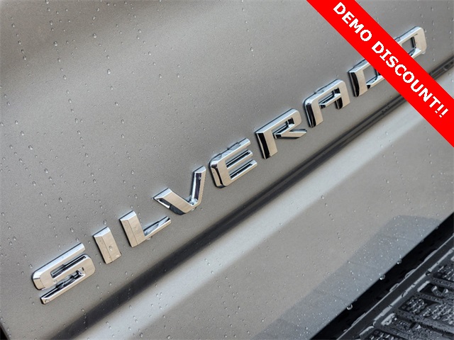 2024 Chevrolet Silverado 1500 Custom 8