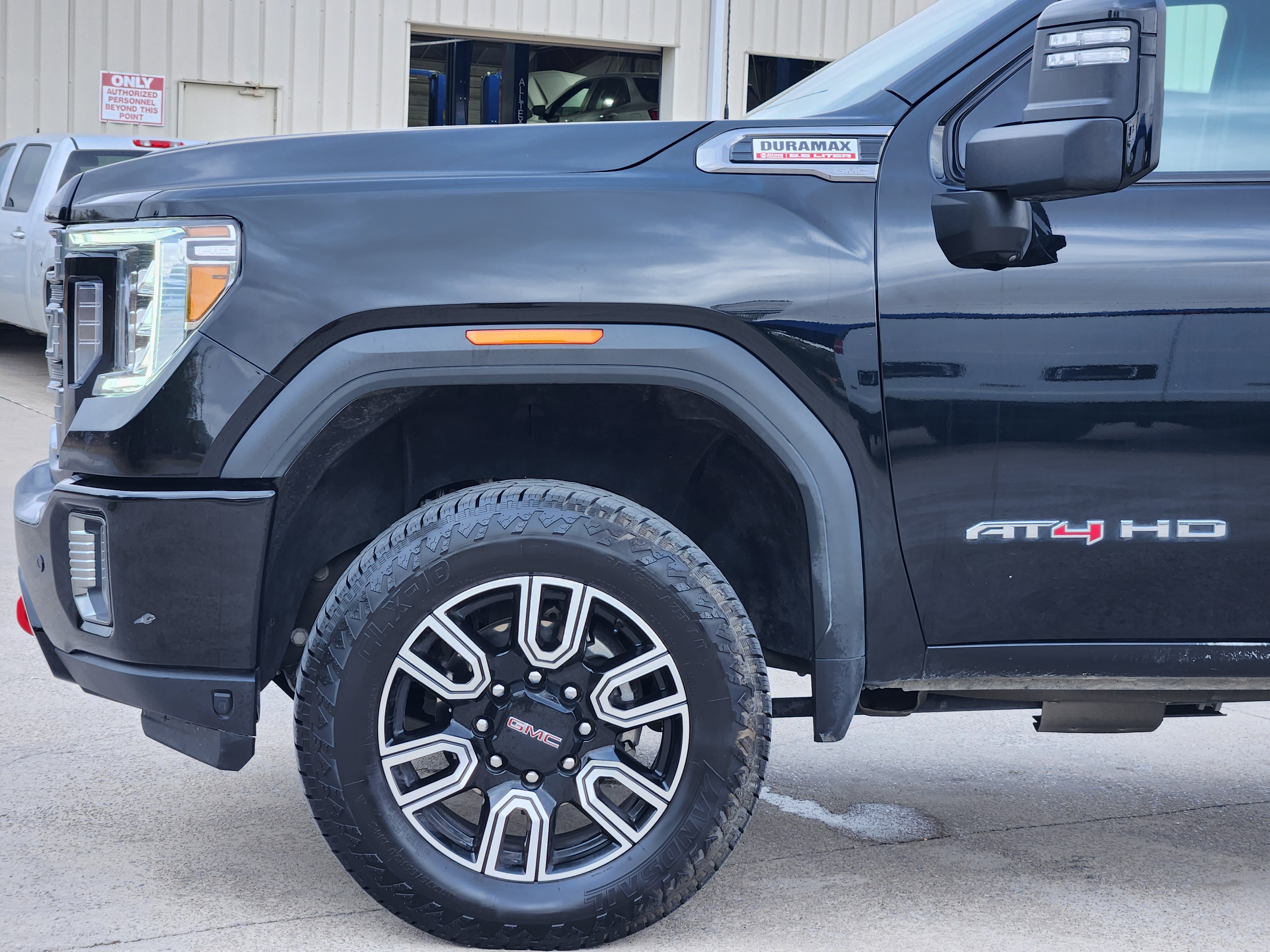 2022 GMC Sierra 2500HD AT4 9