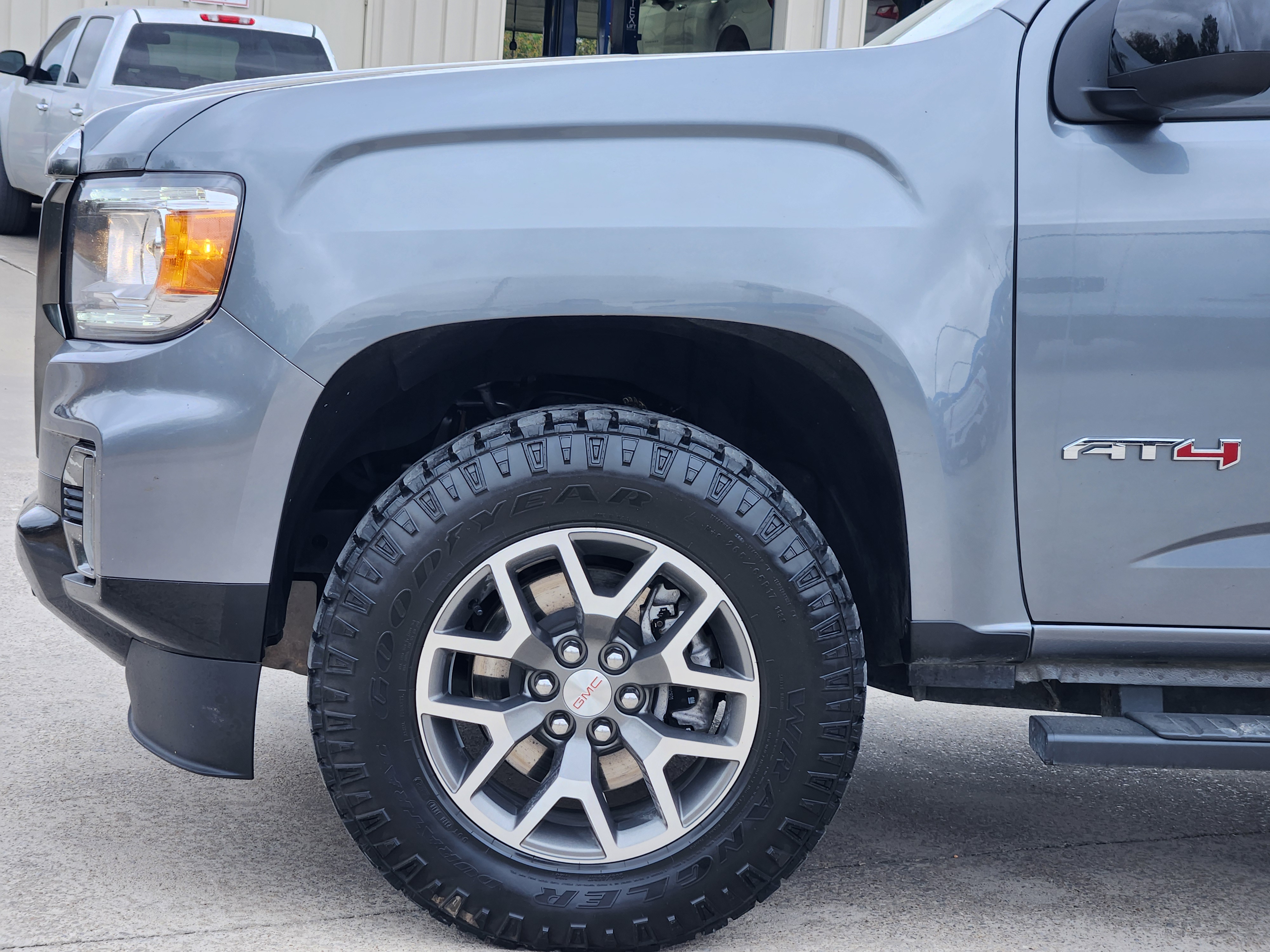 2022 GMC Canyon AT4 w/Leather 9