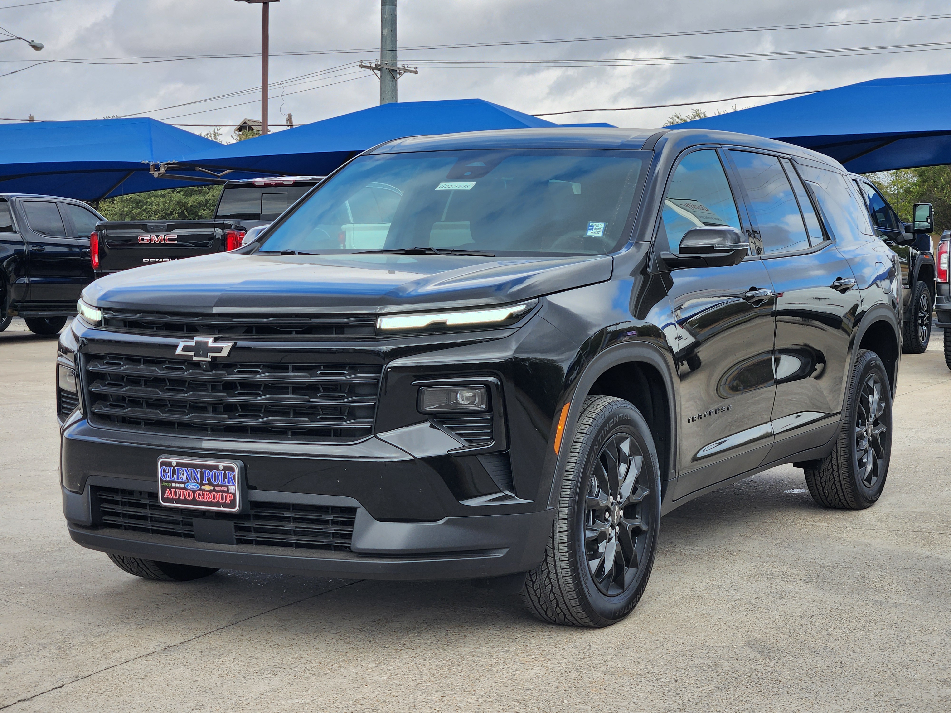 2024 Chevrolet Traverse LS 2