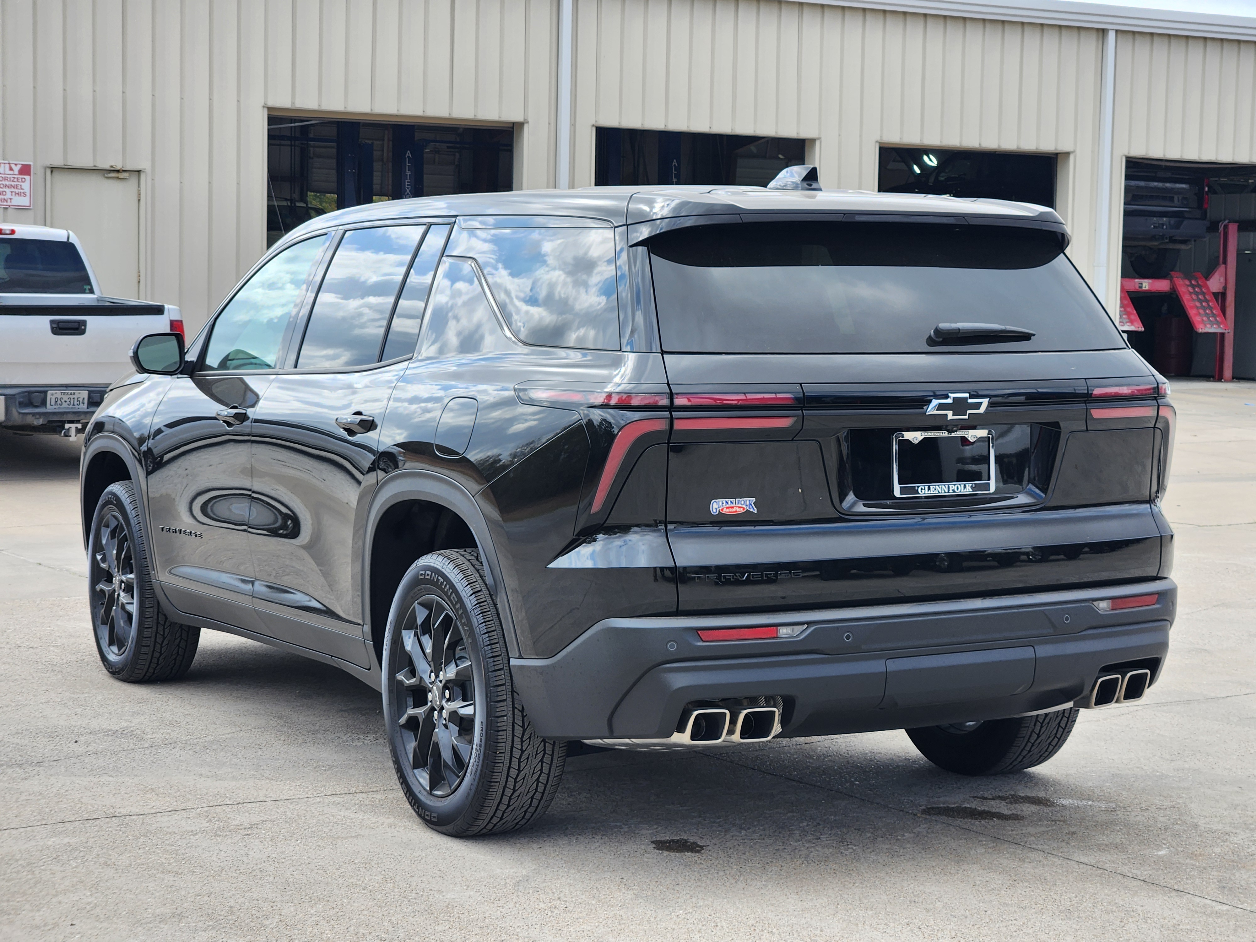 2024 Chevrolet Traverse LS 4