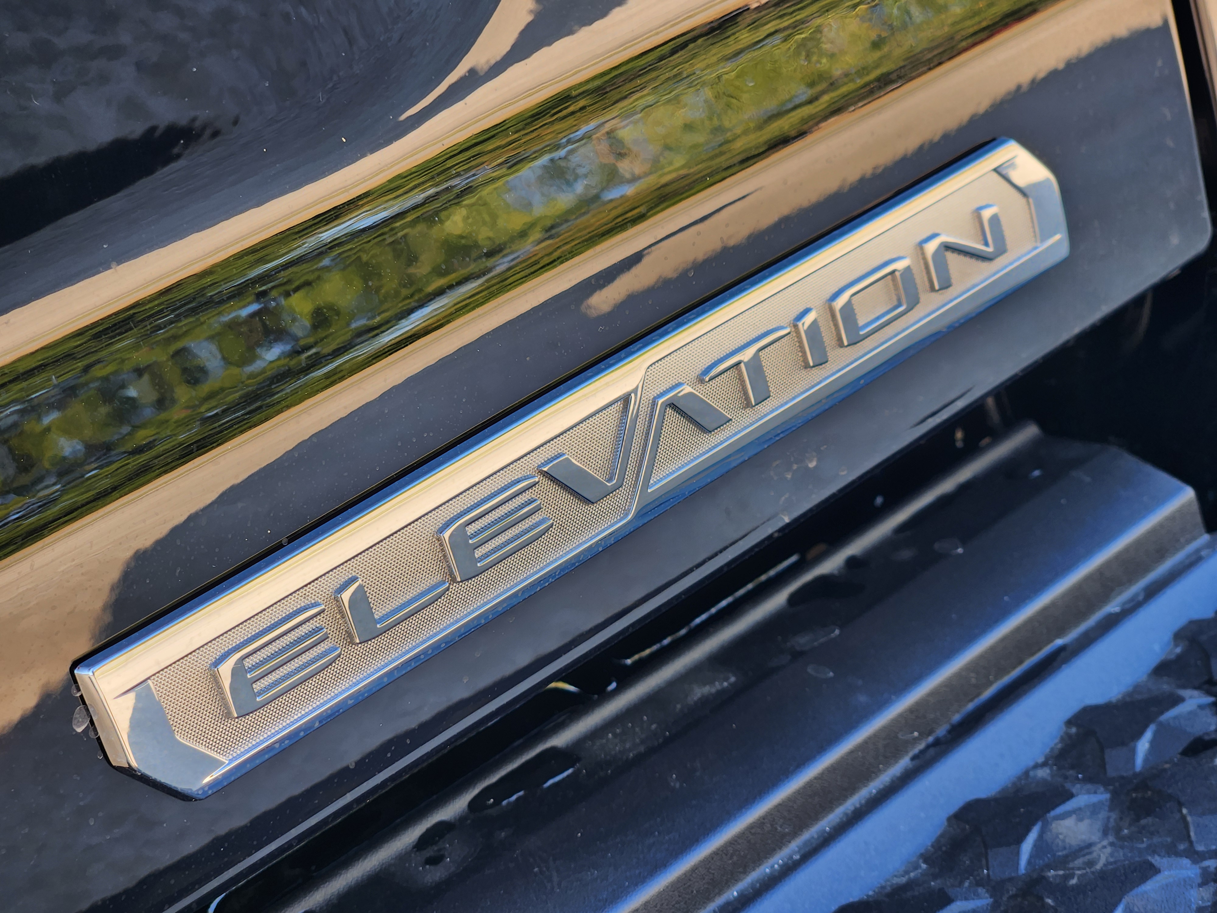 2024 GMC Canyon Elevation 9