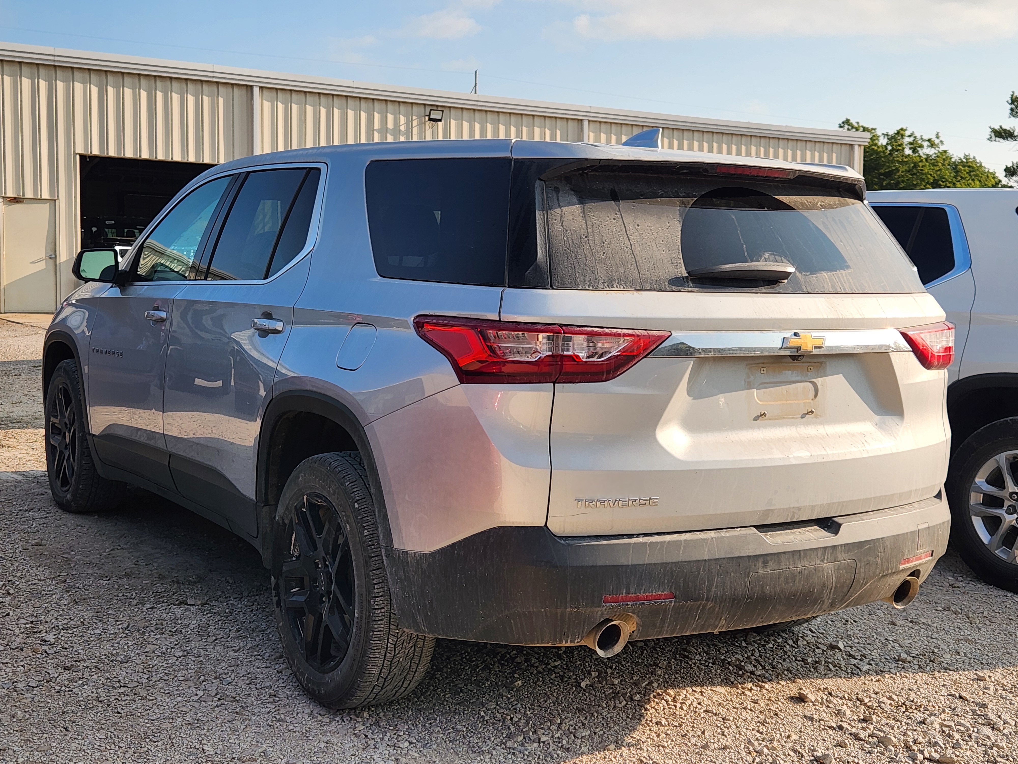 2021 Chevrolet Traverse LS 2