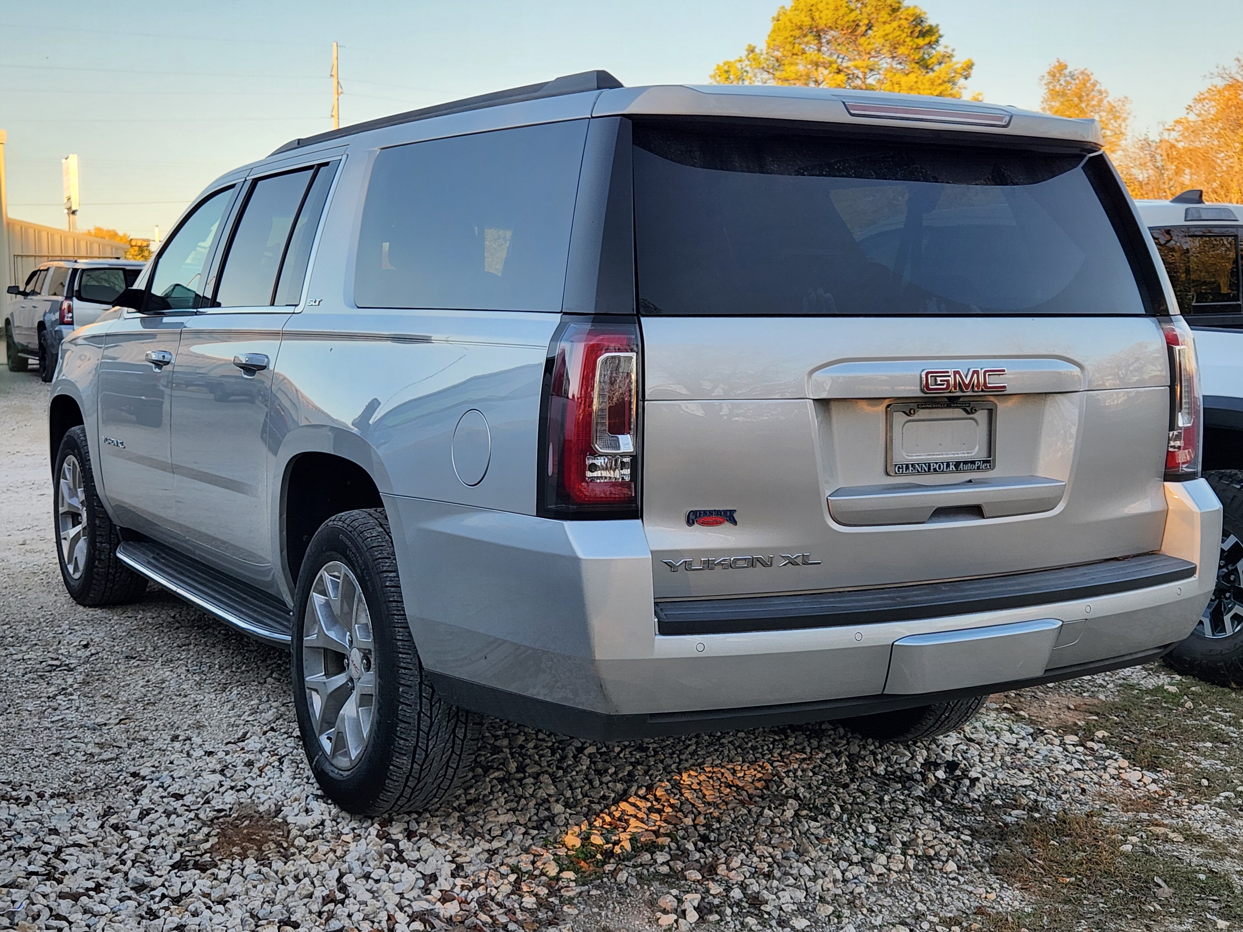 2019 GMC Yukon XL SLT 2