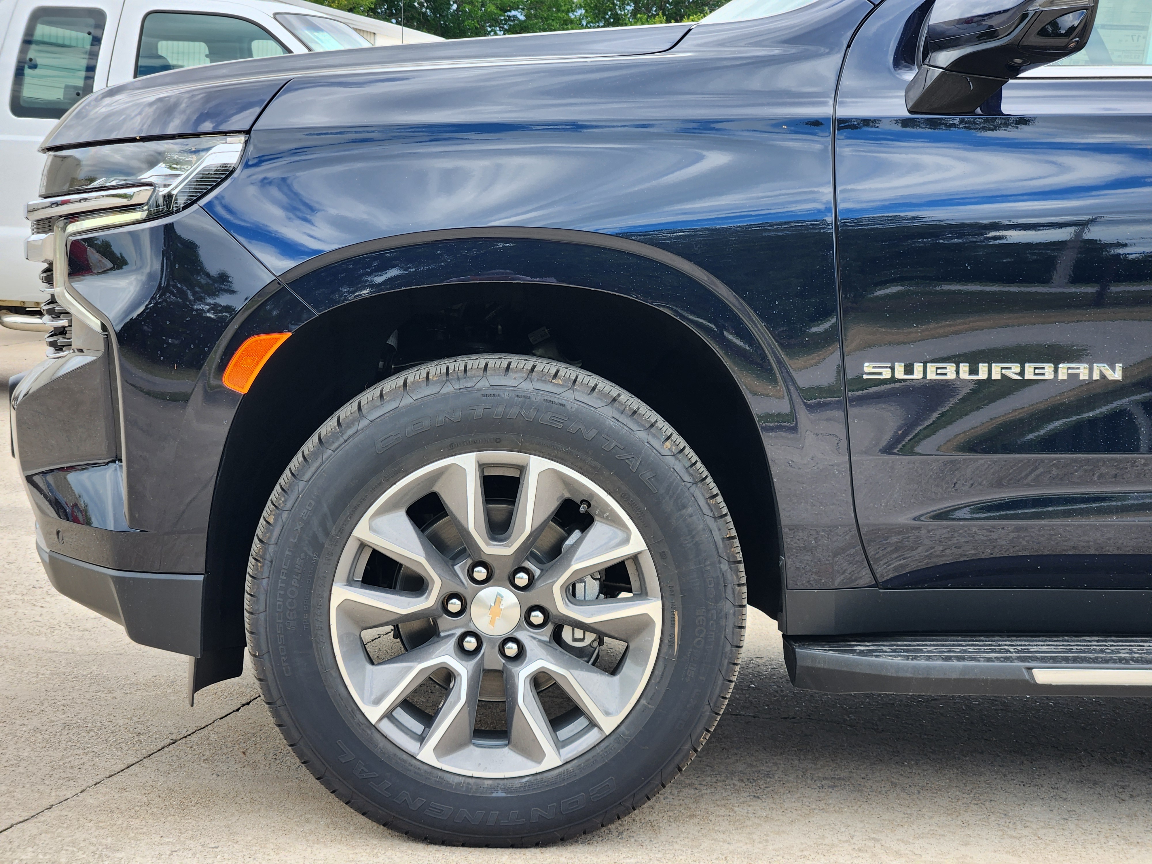 2024 Chevrolet Suburban LT 6