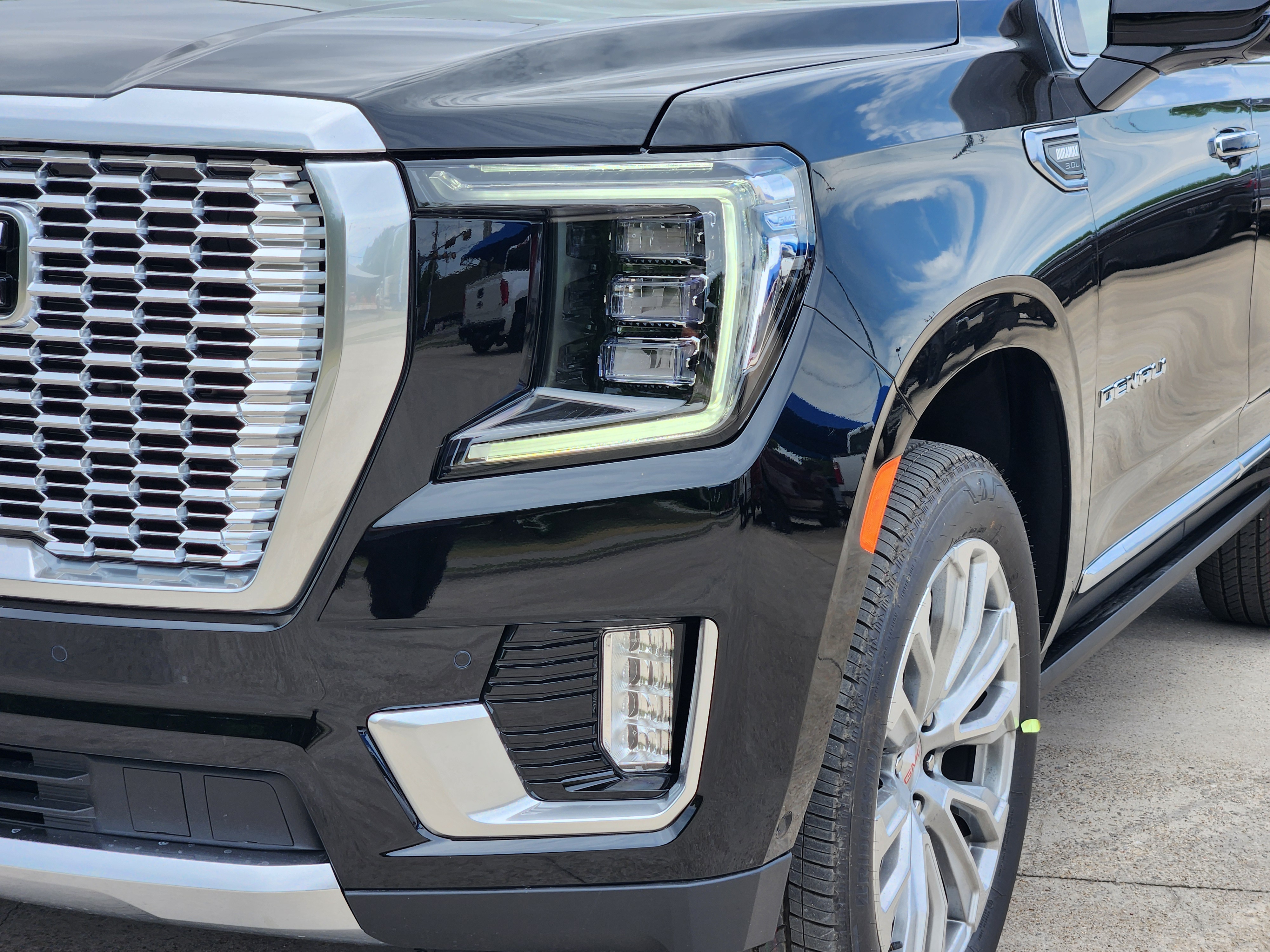 2024 GMC Yukon Denali 7