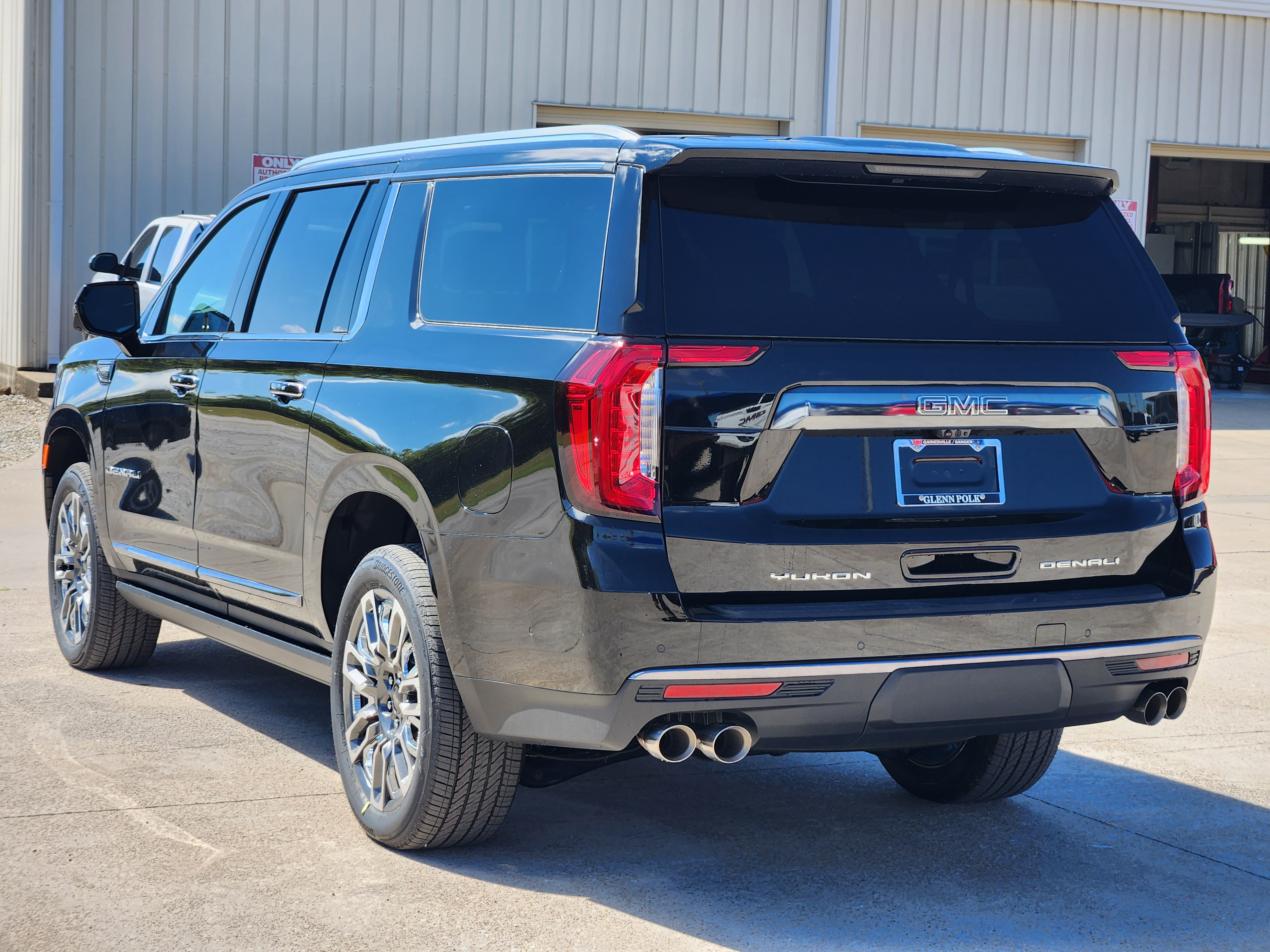 2024 GMC Yukon XL Denali Ultimate 4