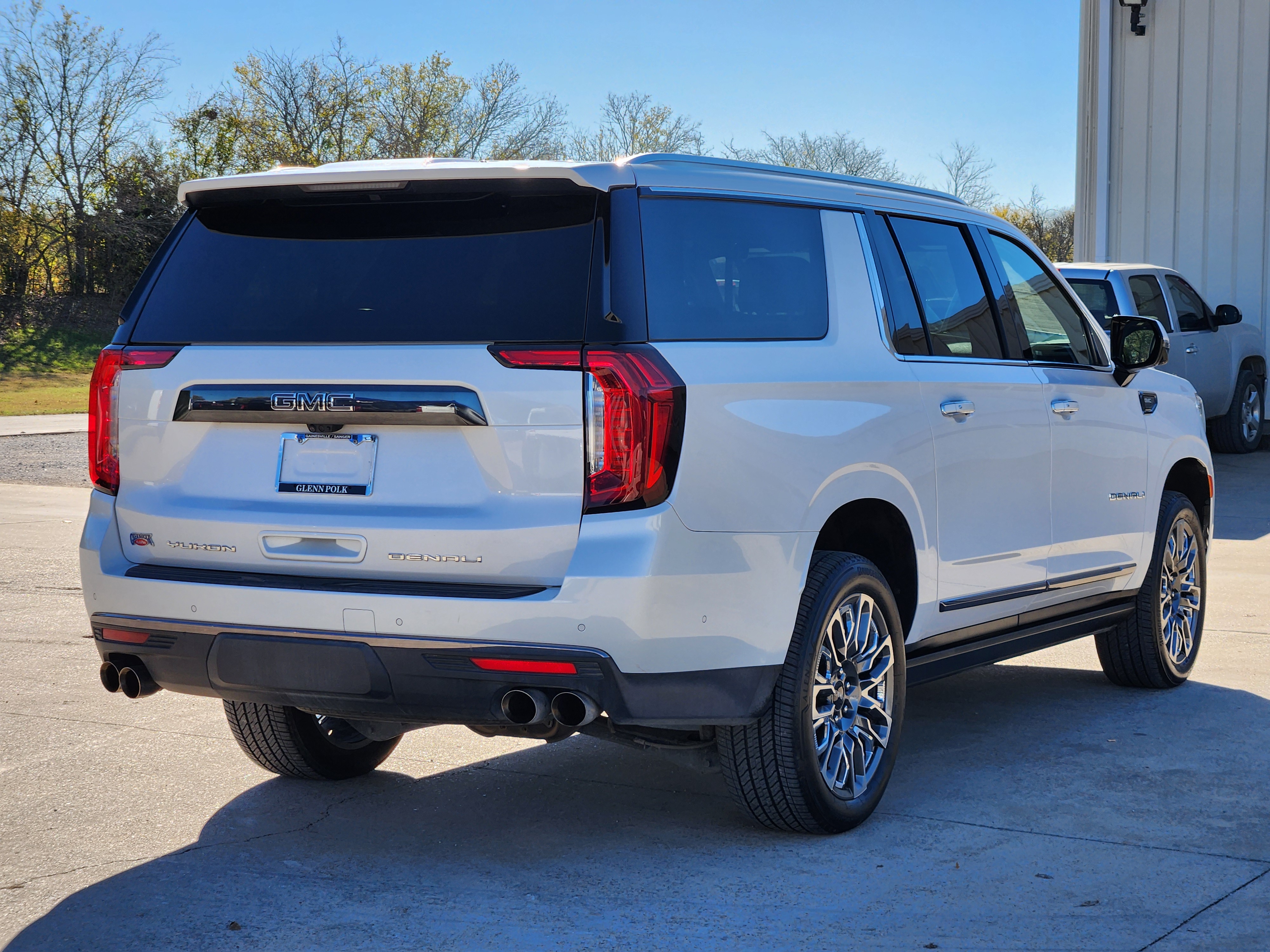 2023 GMC Yukon XL Denali Ultimate 8