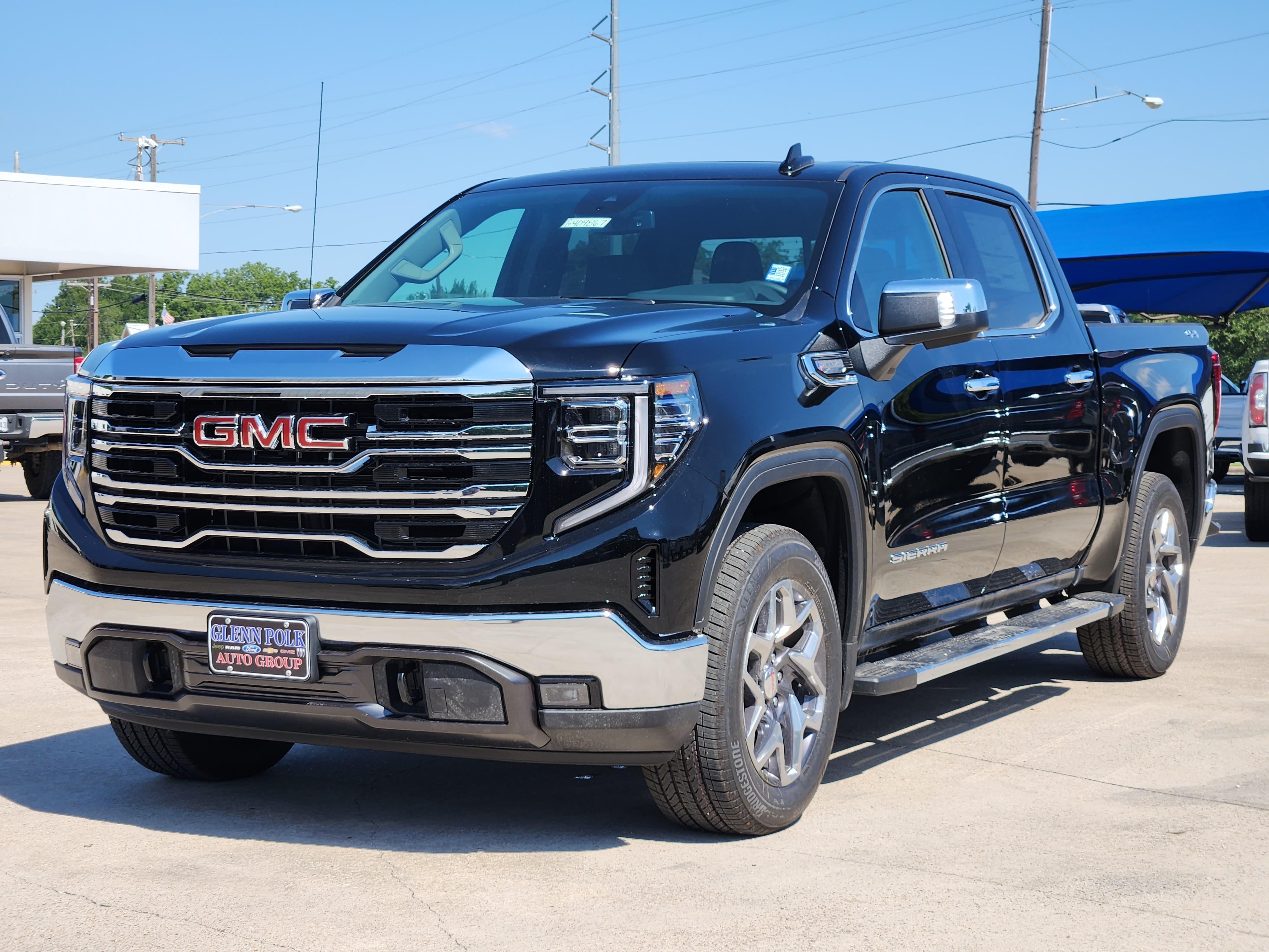 2024 GMC Sierra 1500 SLT 2