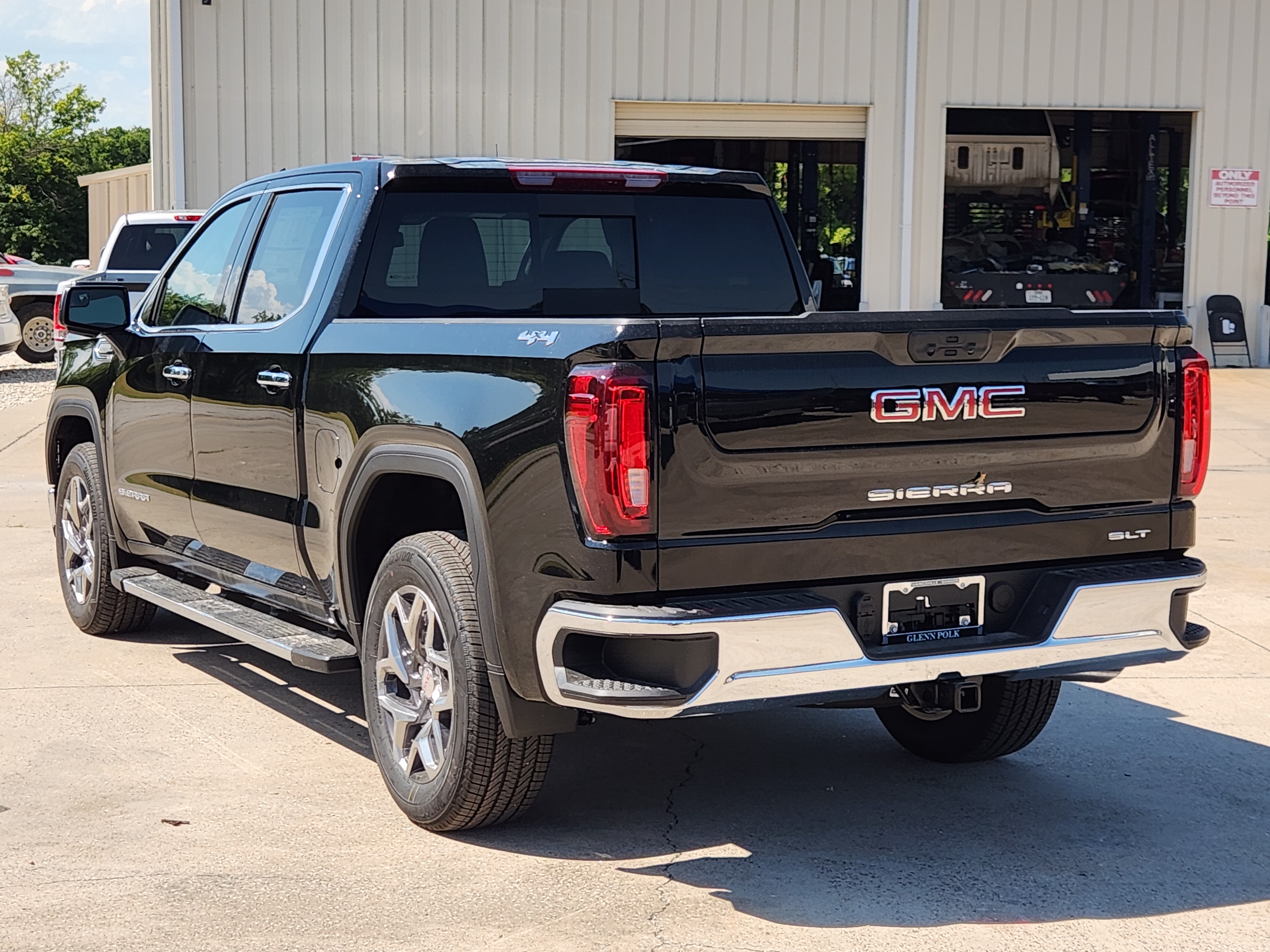 2024 GMC Sierra 1500 SLT 4