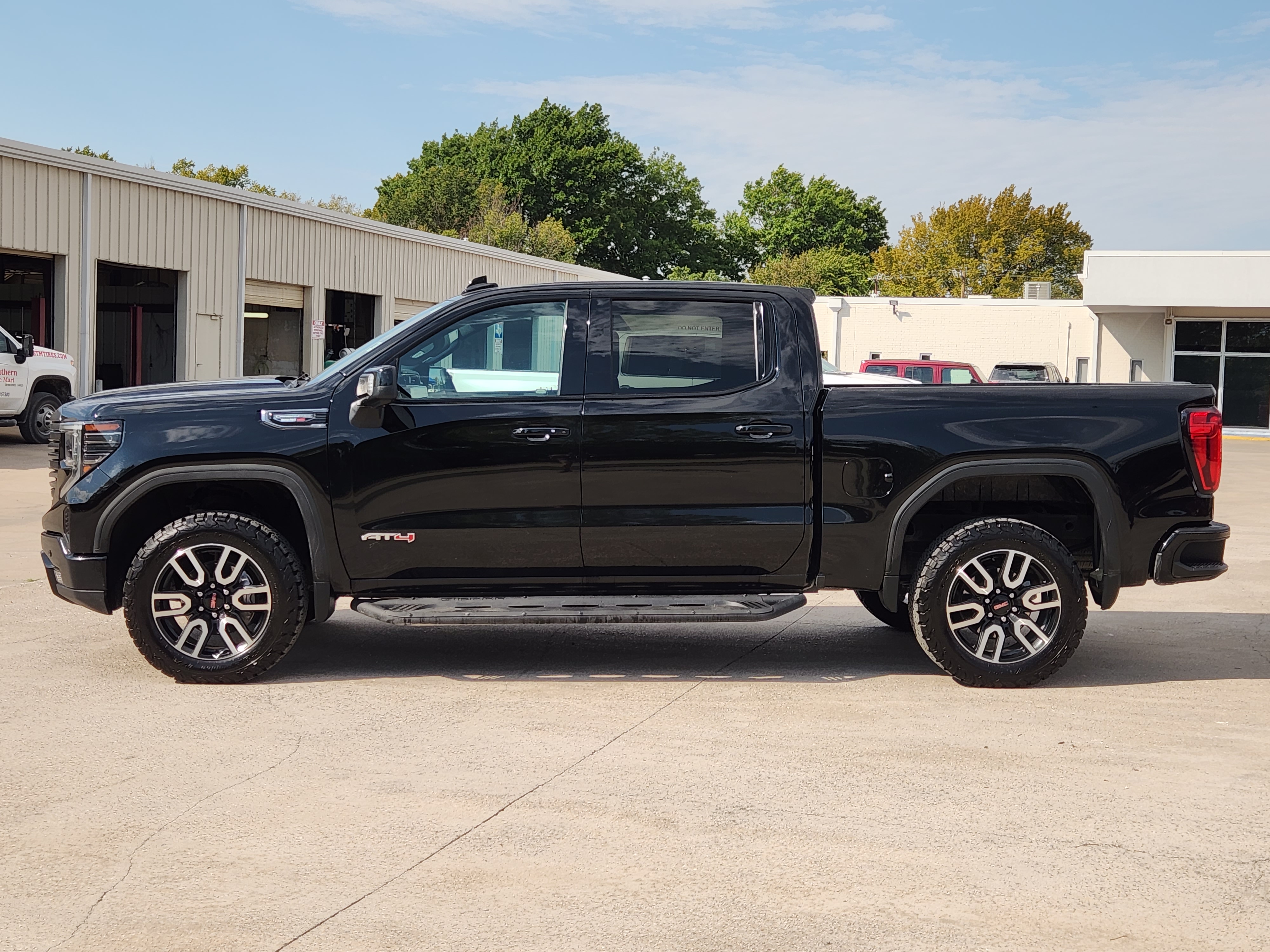 2023 GMC Sierra 1500 AT4 5