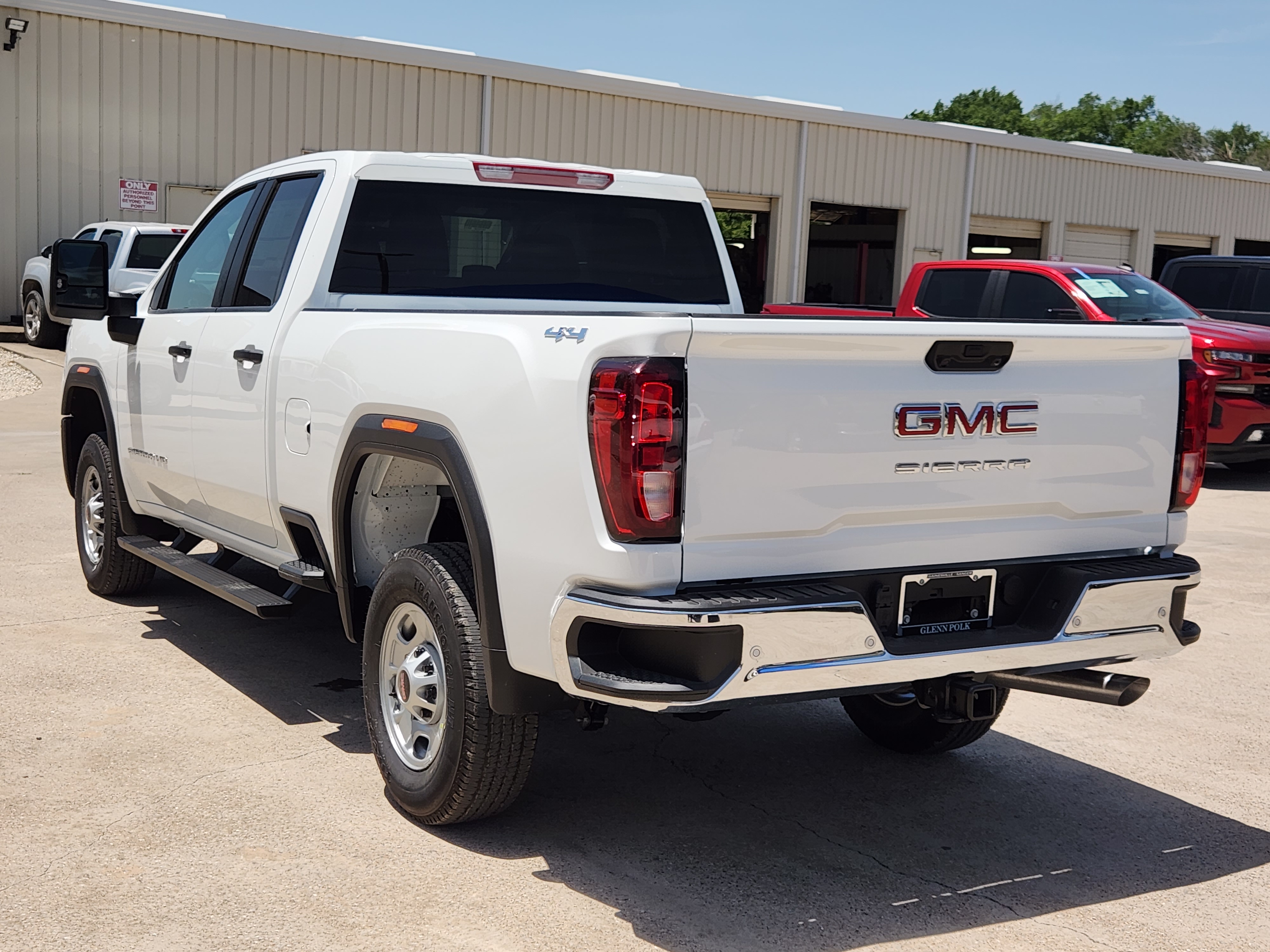 2024 GMC Sierra 2500HD Pro 4