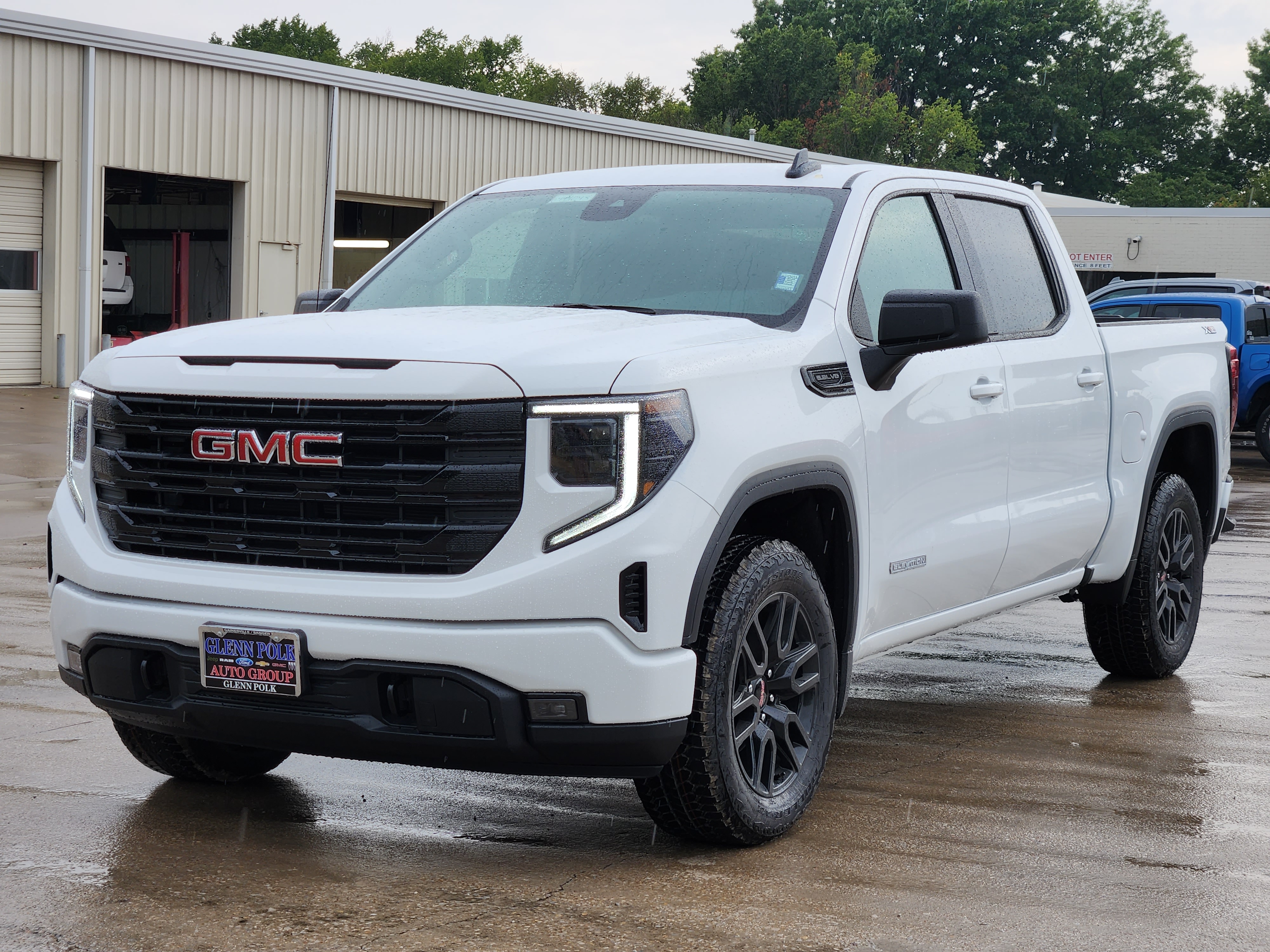 2024 GMC Sierra 1500 Elevation 2