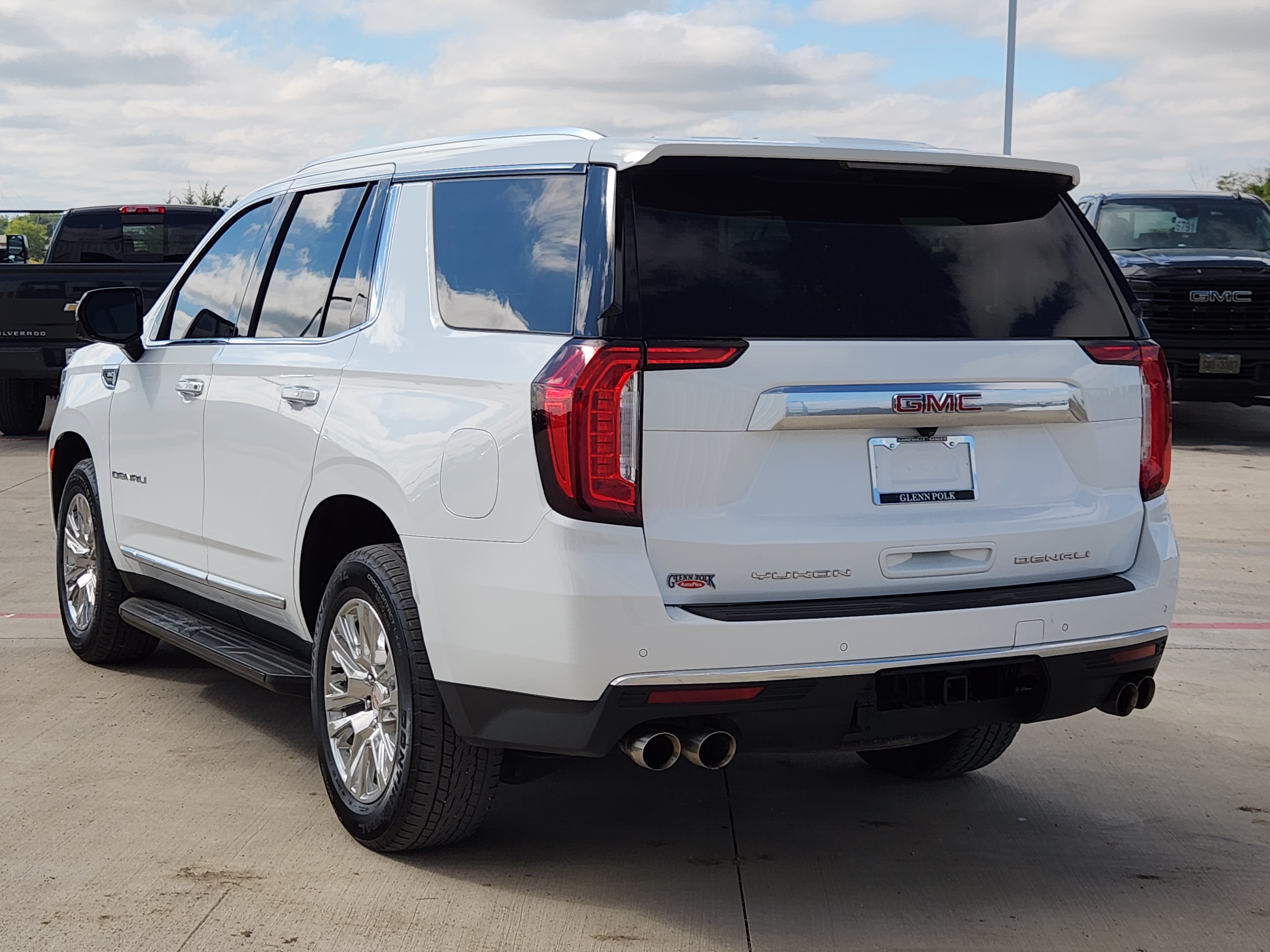 2023 GMC Yukon Denali 6